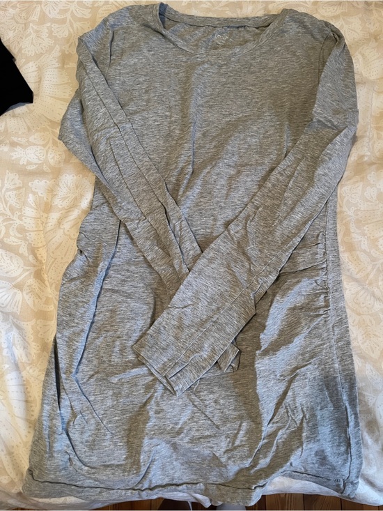 GAP Tops - Light Gray Women's Maternity Long Sleeve Top